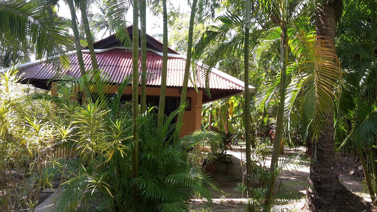 Lake View Bungalows Khao Lak Exteriör bild